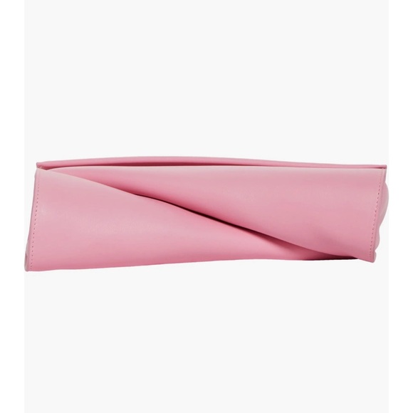 Loubitwist Chain Leather Shoulder Bag ❤️❤️❤️Brand New Never Used❤️❤️❤️ - Picture 4 of 8